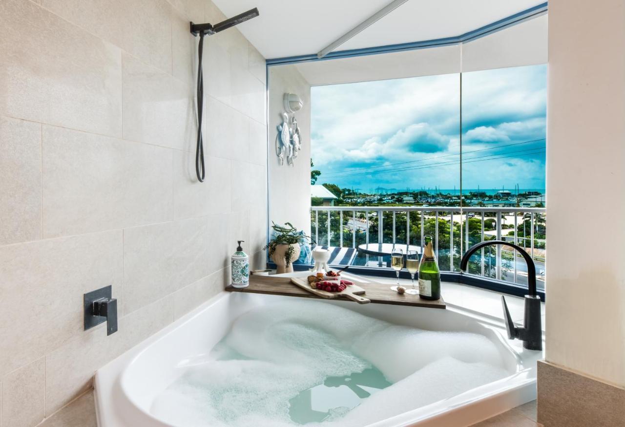 Apartment Airliedise: Cozy Hot Tub Near Port Of Airlie