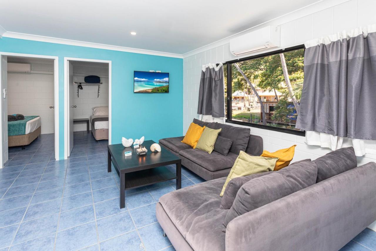 Airlie Sun & #6 Apartment *