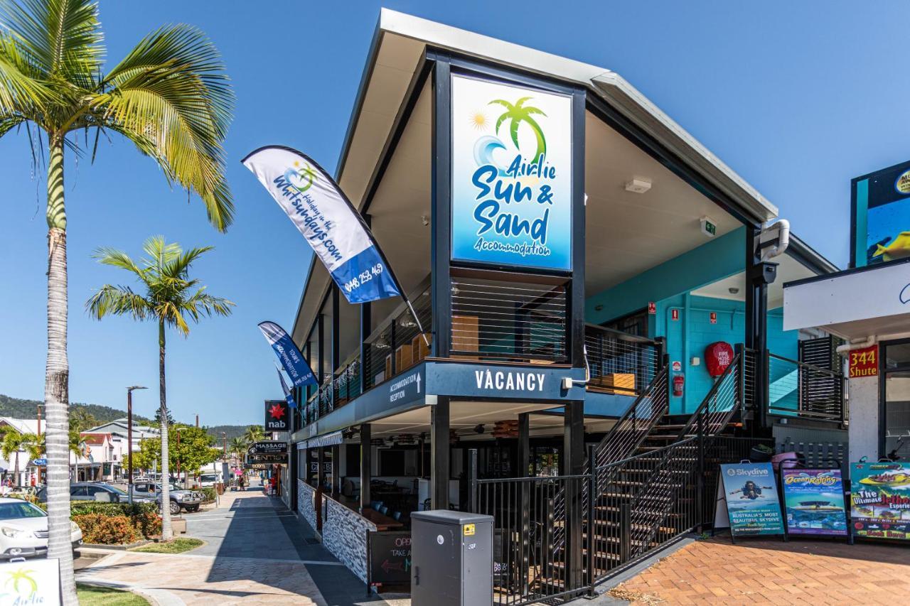 Airlie Sun & #6 Apartment *