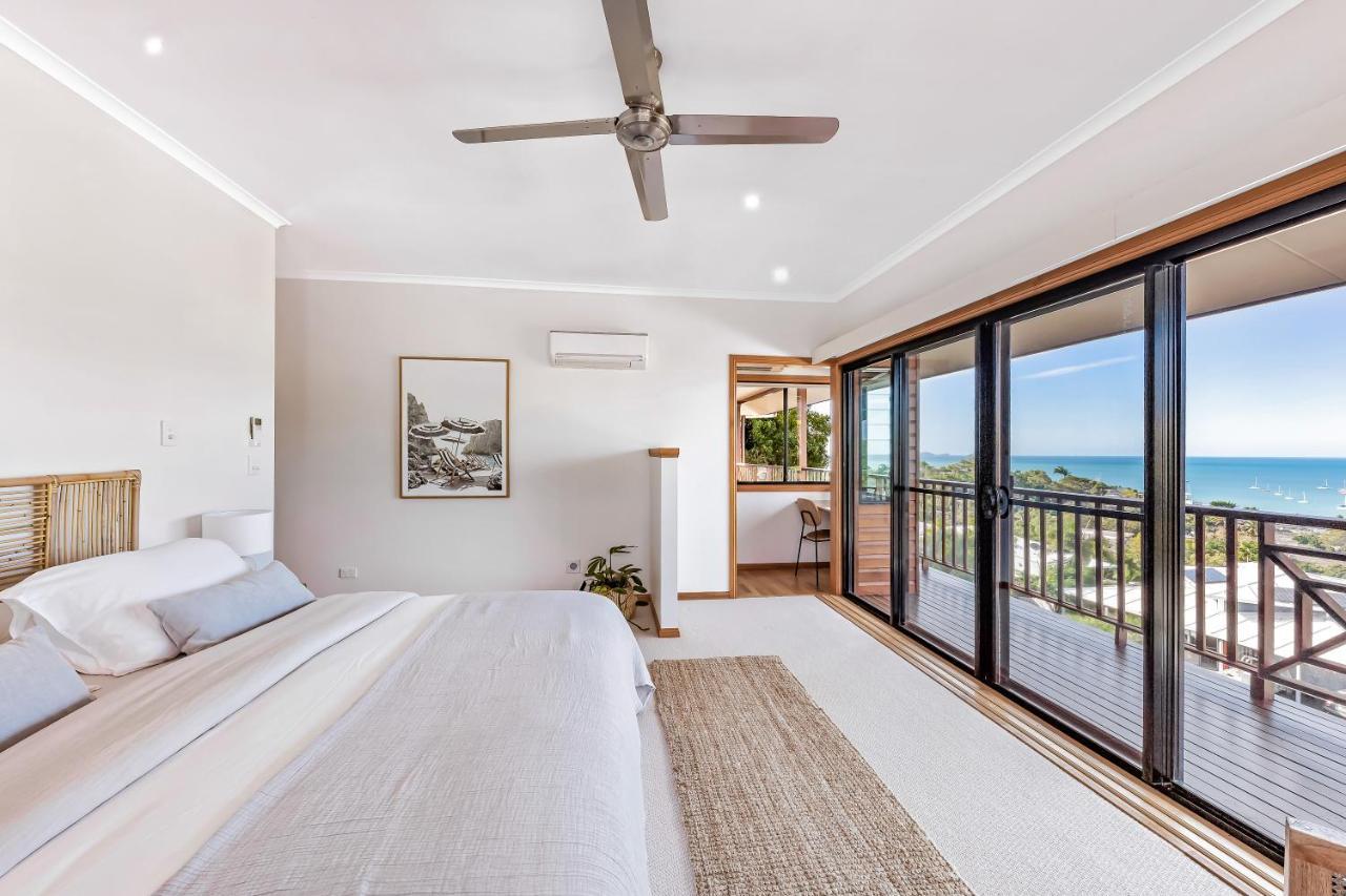Coral Sea Views *