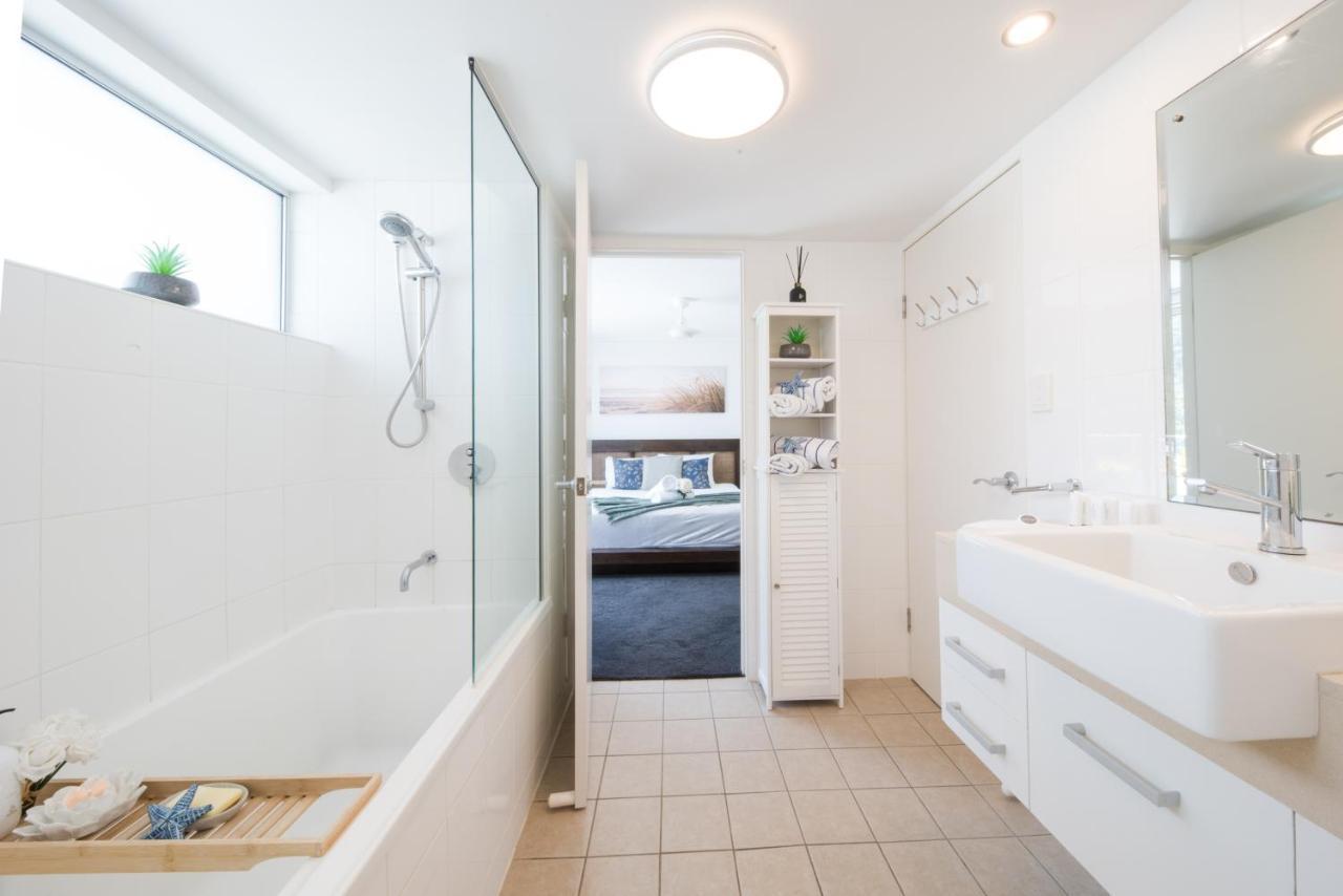 Ocean Dreams On Airlie 2 Bedroom Apartment *