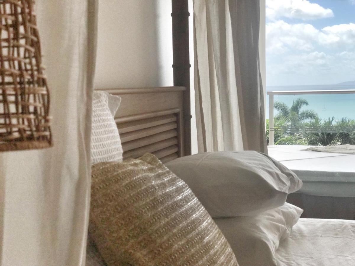 Three A Airlie Seaviews, Pool, Private Apartment