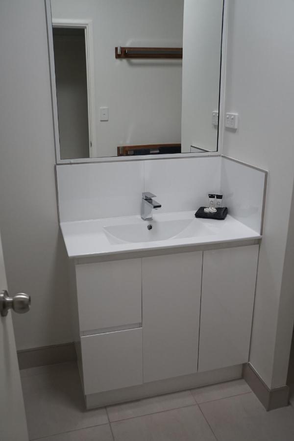 Airlie Seaview 4*