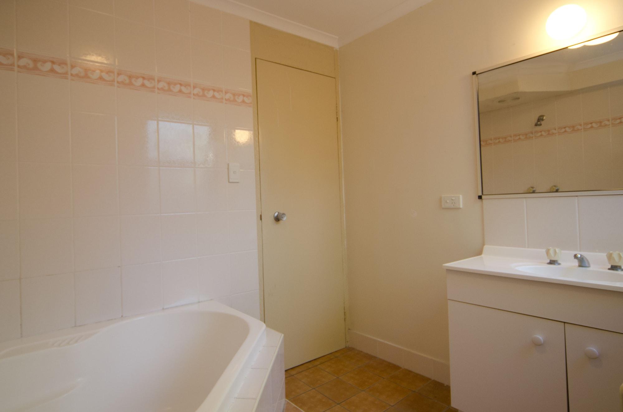 Albergue Base Airlie *