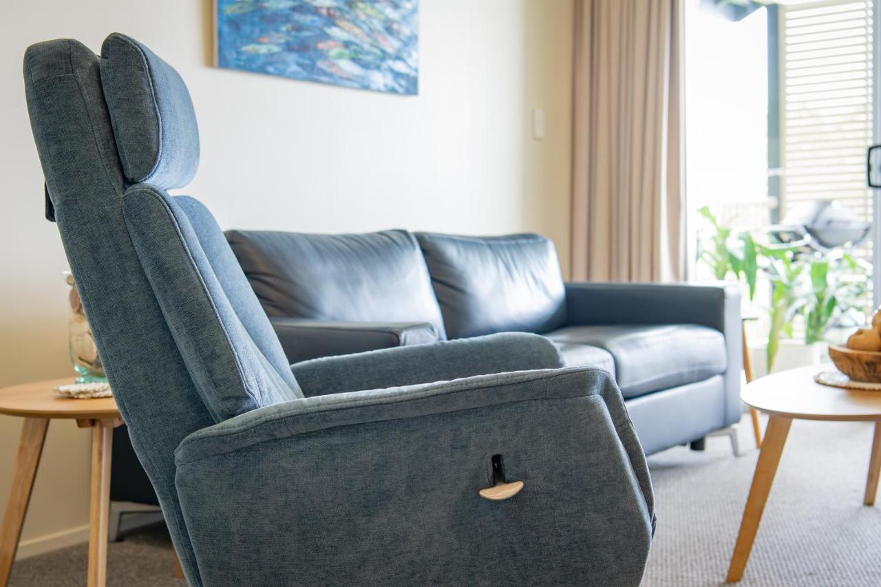 Alpha 8 On Waterson - Airlie Apartment *