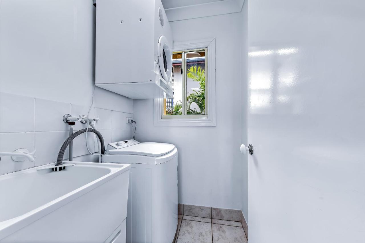 Apartment Magnificence At Airlie Airlie Beach