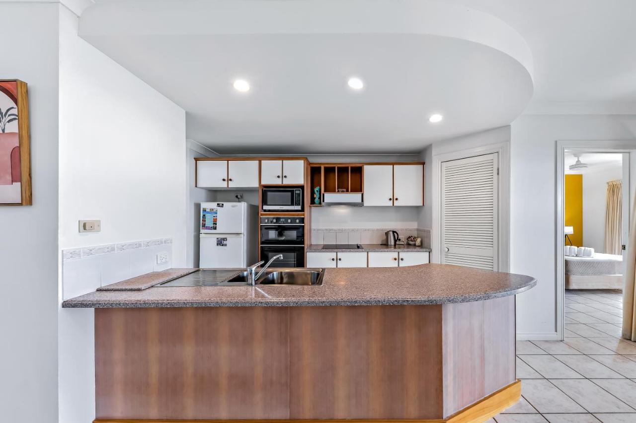 Magnificence At Airlie Apartment *