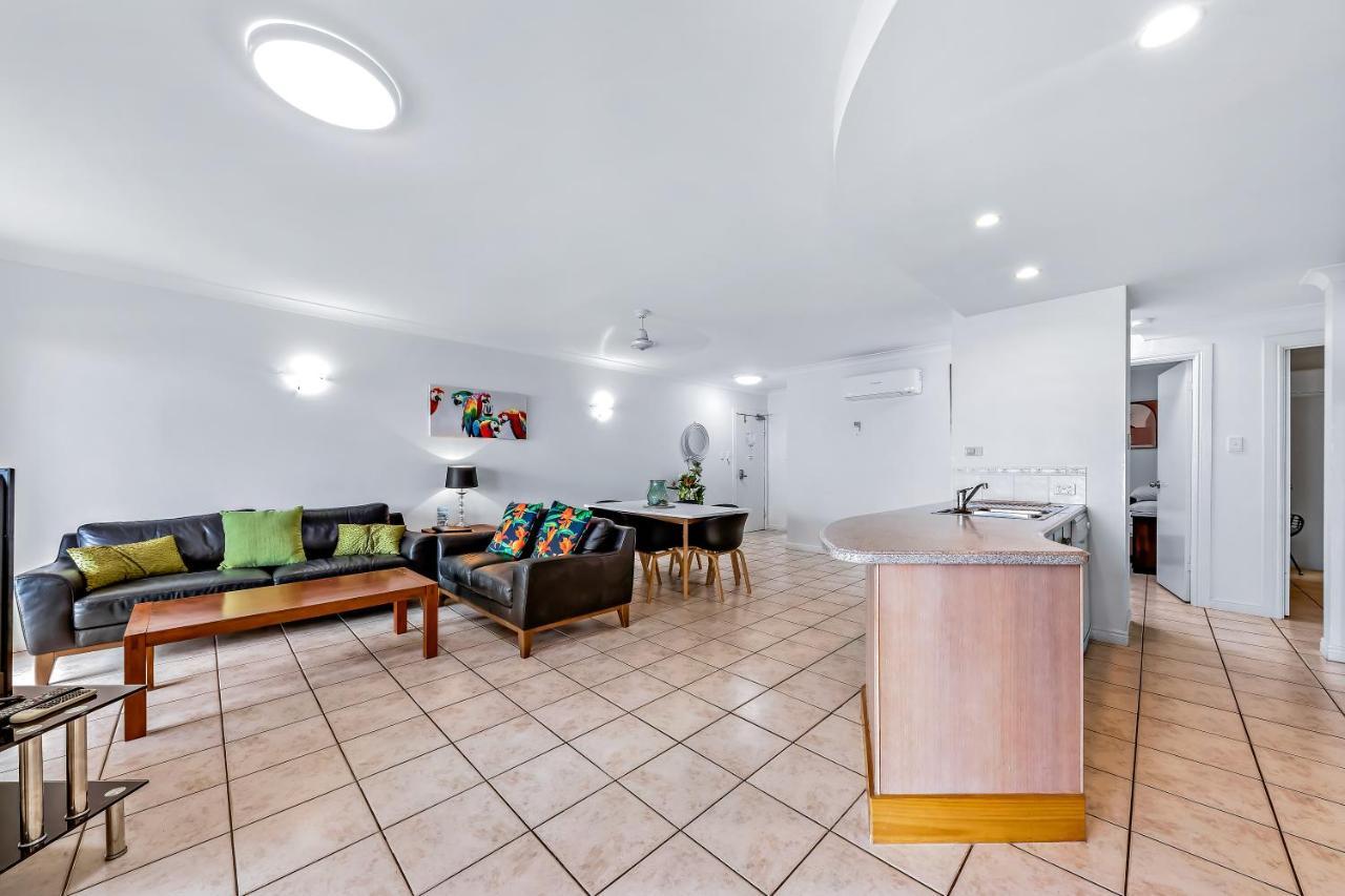 Magnificence At Airlie Apartment *