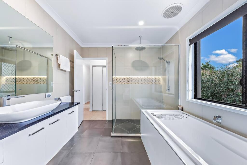 Airlie Holiday home