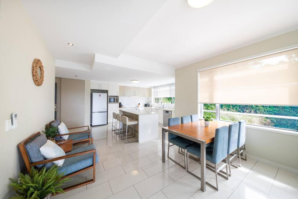 Airlie Seaduction Airlie Beach