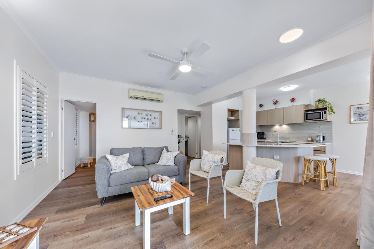 Apartment Sea Views On Shingley Airlie Beach