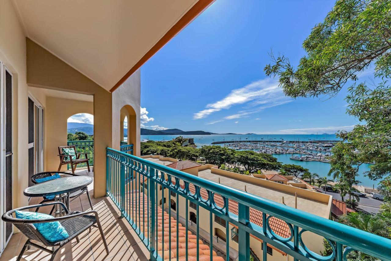 Apartment Sea Views On Shingley Airlie Beach