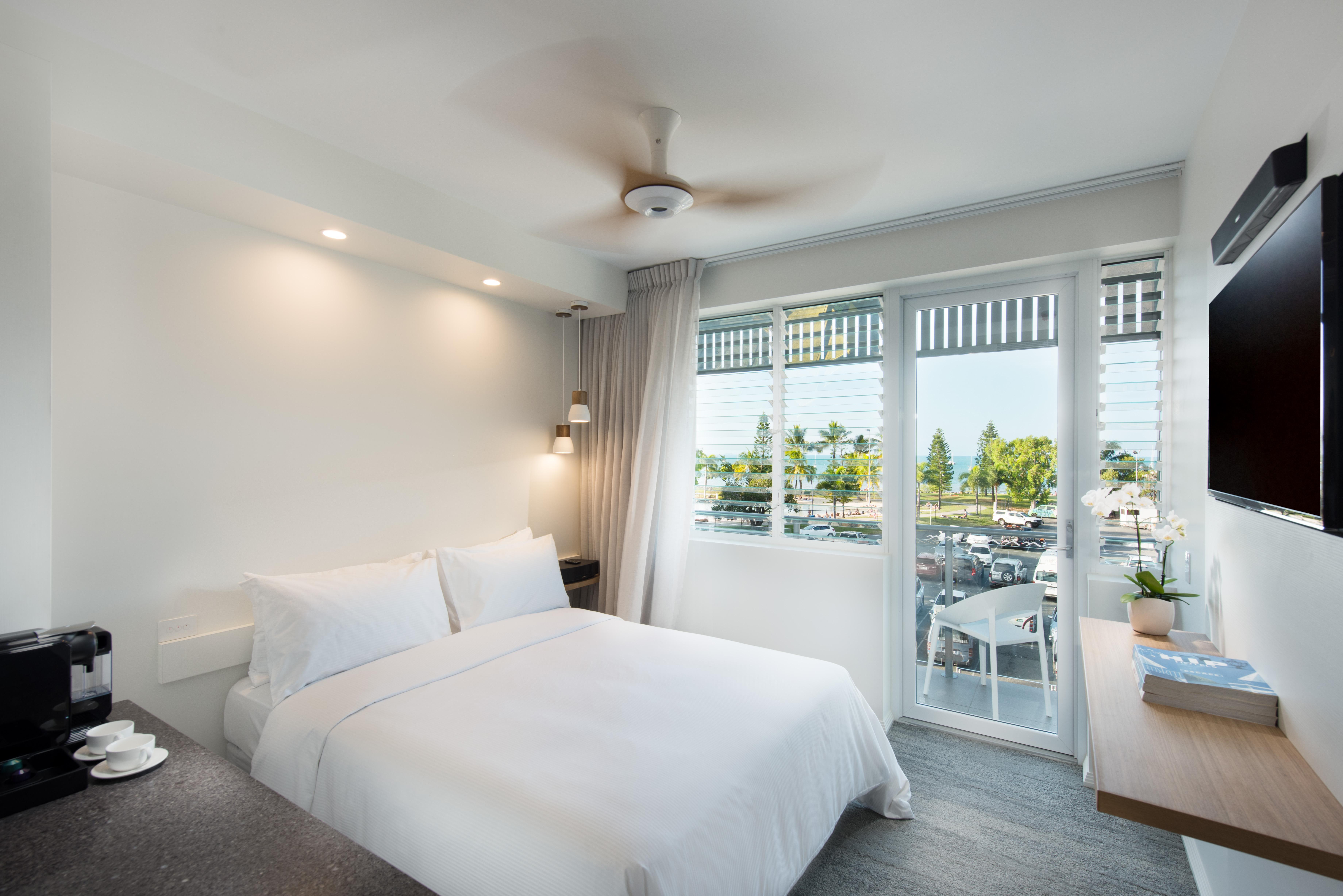Hotel Heart Hotel And Gallery Whitsundays
