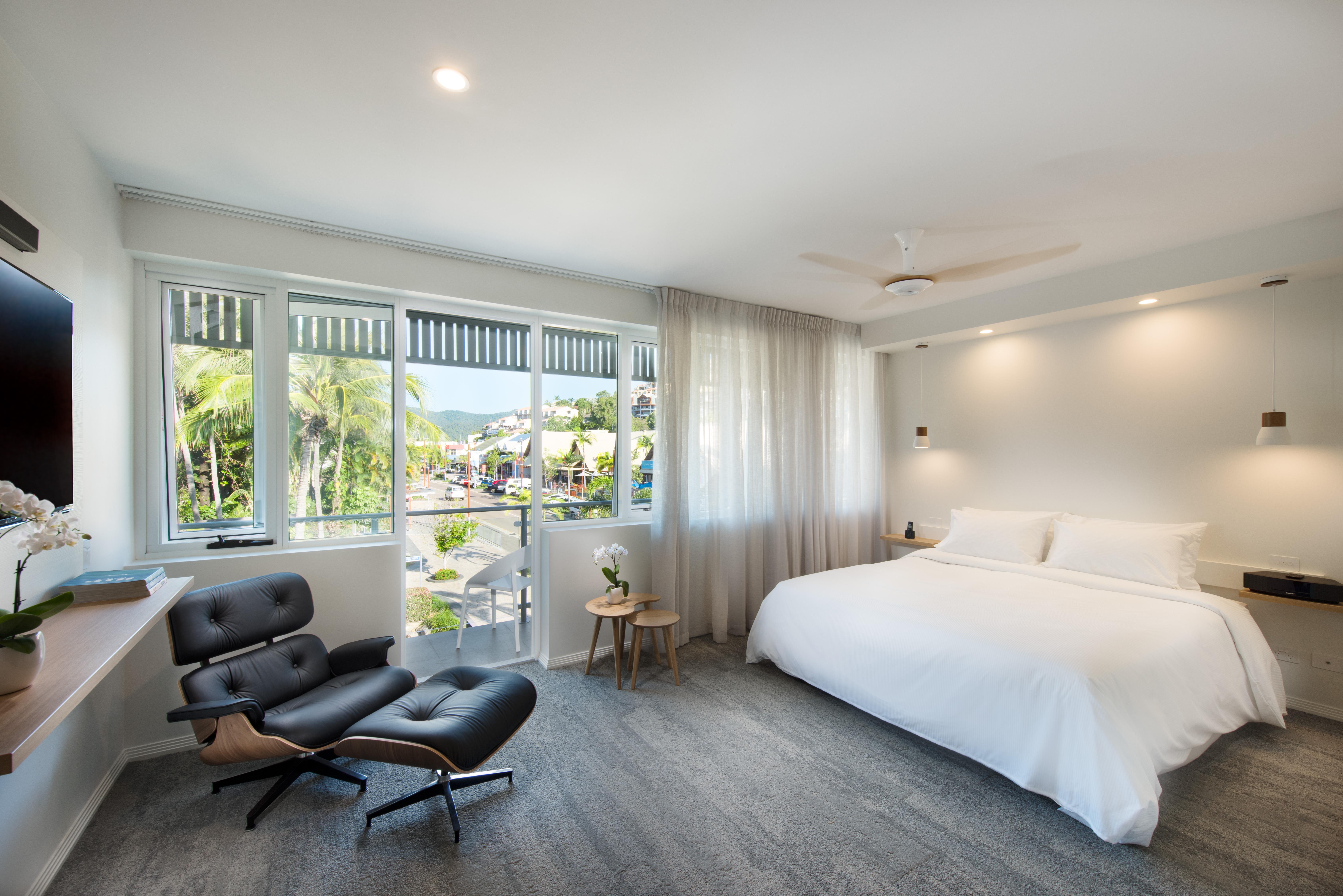 Hotel Heart Hotel And Gallery Whitsundays Airlie Beach