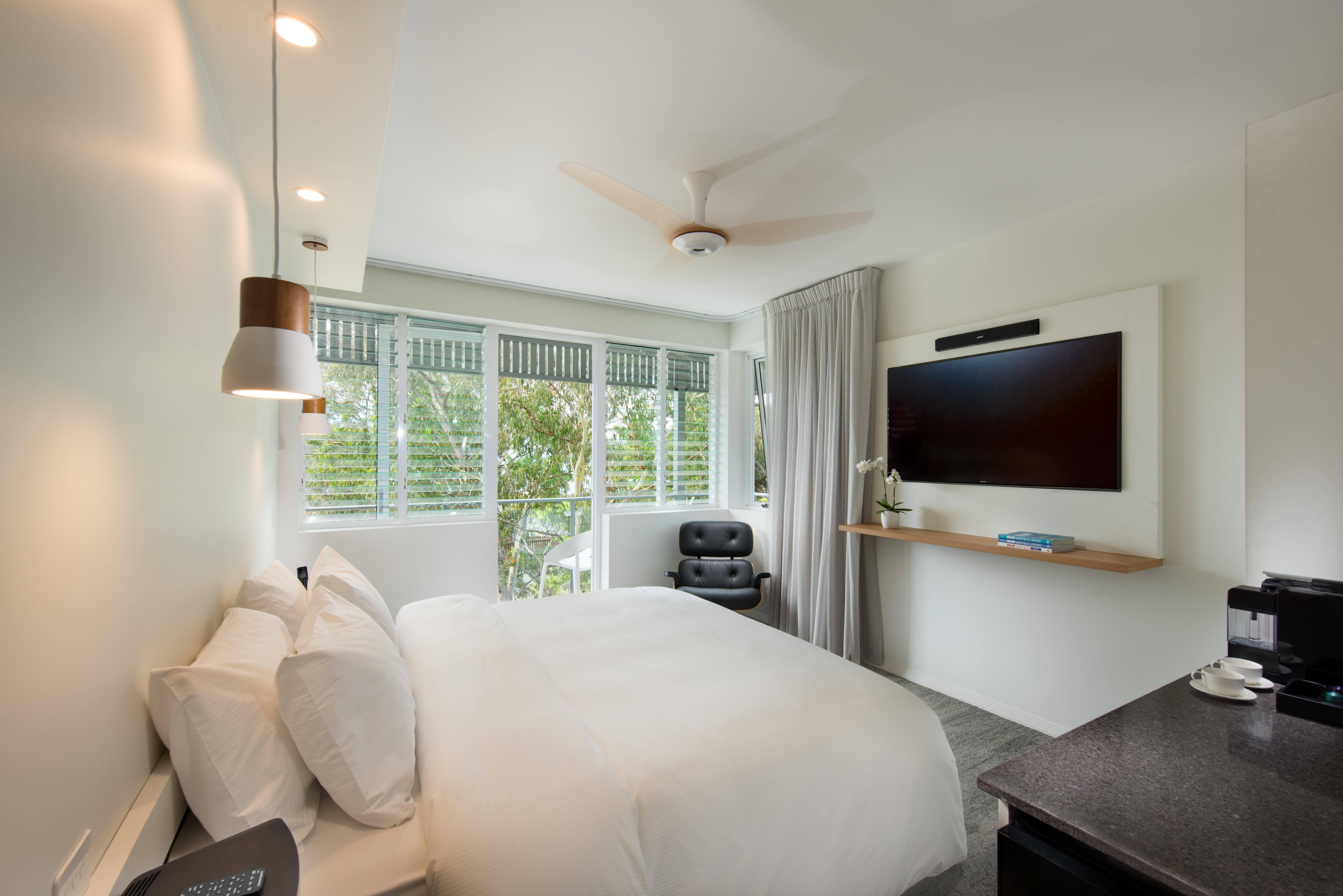 Hotel Heart Hotel And Gallery Whitsundays Airlie Beach