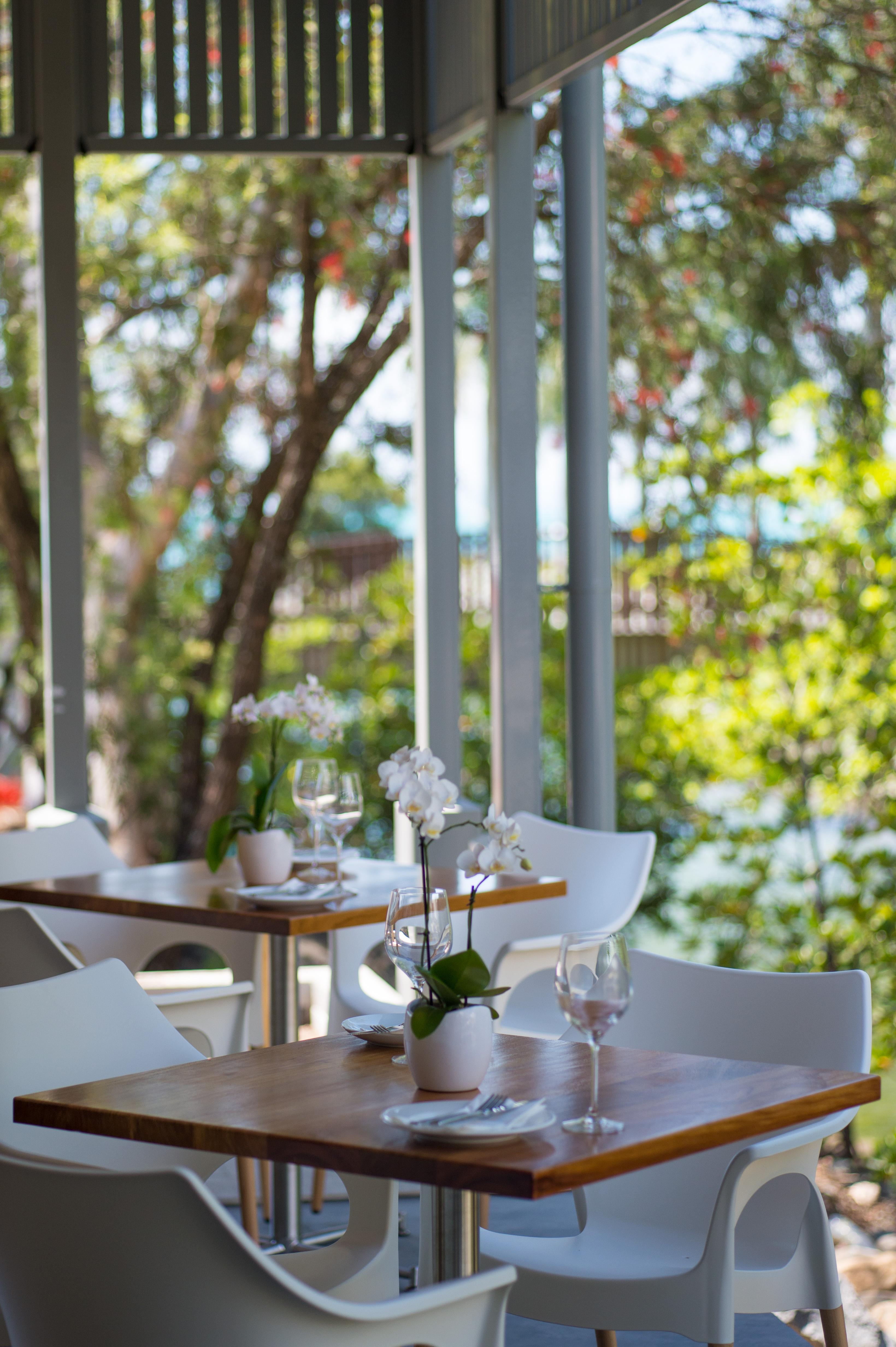 Hotel Heart Hotel And Gallery Whitsundays Airlie Beach