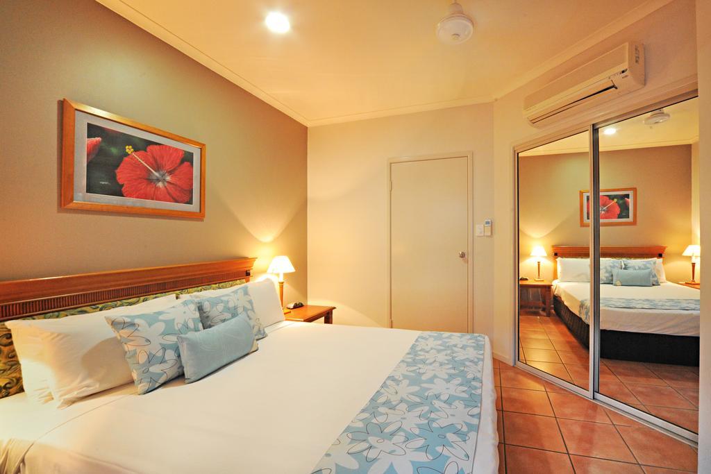 At Boathaven Bay 4*