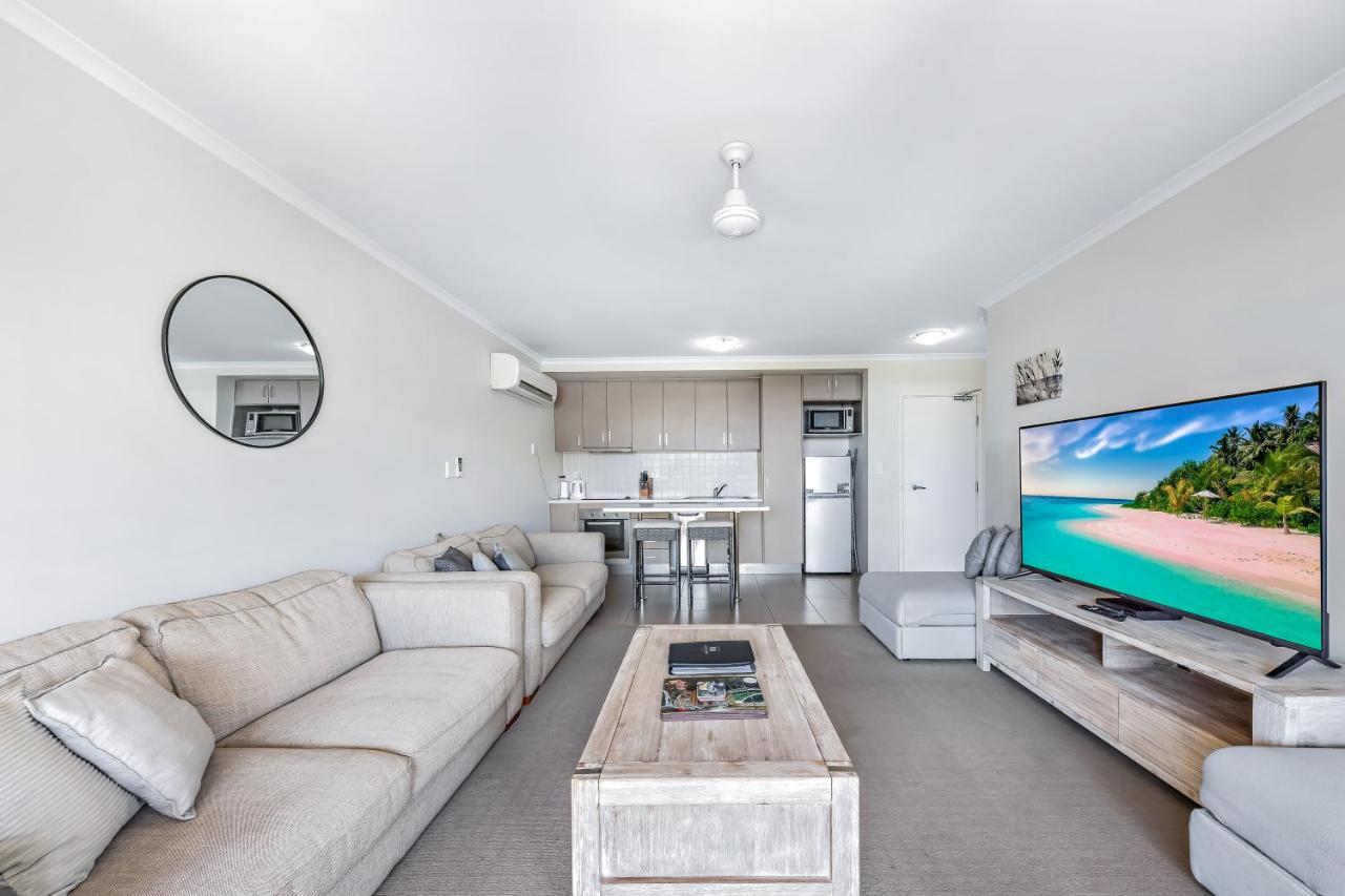 Candlelight - Airlie Apartment