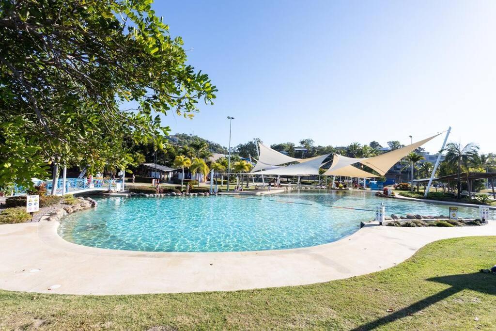 Serenity At Searene Ocean View Wi-fi Apartment Airlie Beach