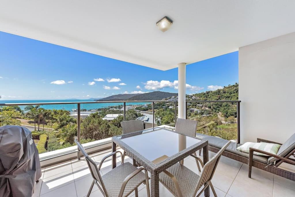 Three B Airlie 2 Bedroom Unit Seaviews & Pool Apartment Airlie Beach