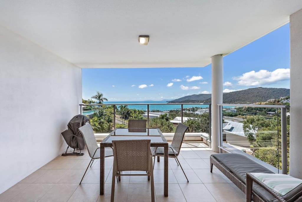 Three B Airlie 2 Bedroom Unit Seaviews & Pool Apartment Airlie Beach