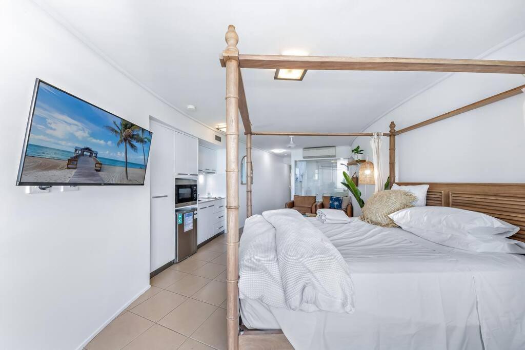 Three A Airlie Seaviews, Pool, Private Airlie Beach