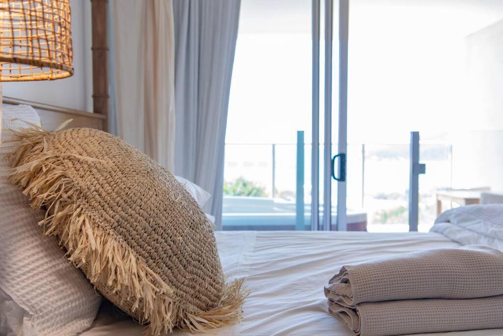 Three A Airlie Seaviews, Pool, Private Apartment Airlie Beach