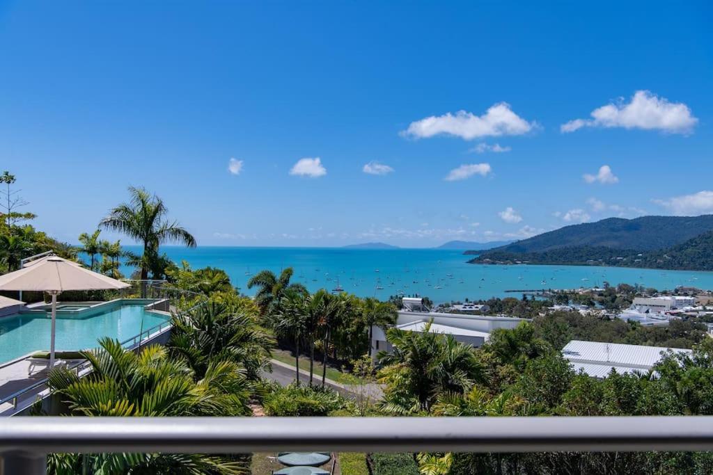 Three A Airlie Seaviews, Pool, Private