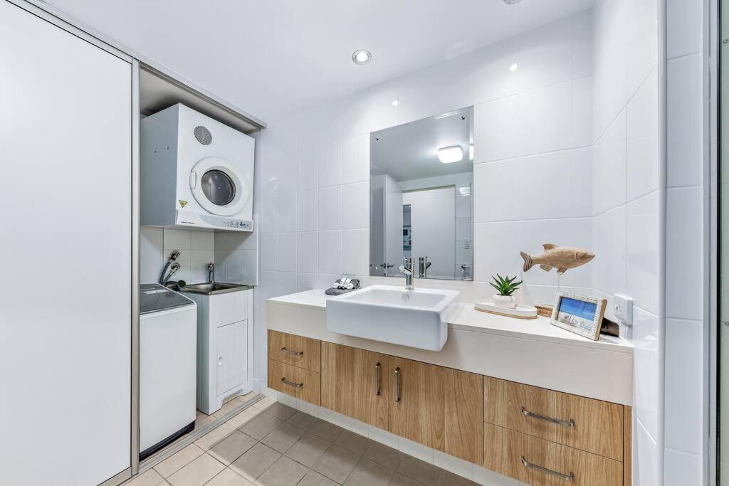 Serenity At Searene Ocean View Wi-fi Apartment *