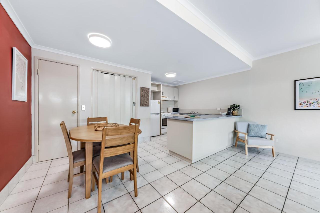 Erromango Escape Wifi Pool Apartment *