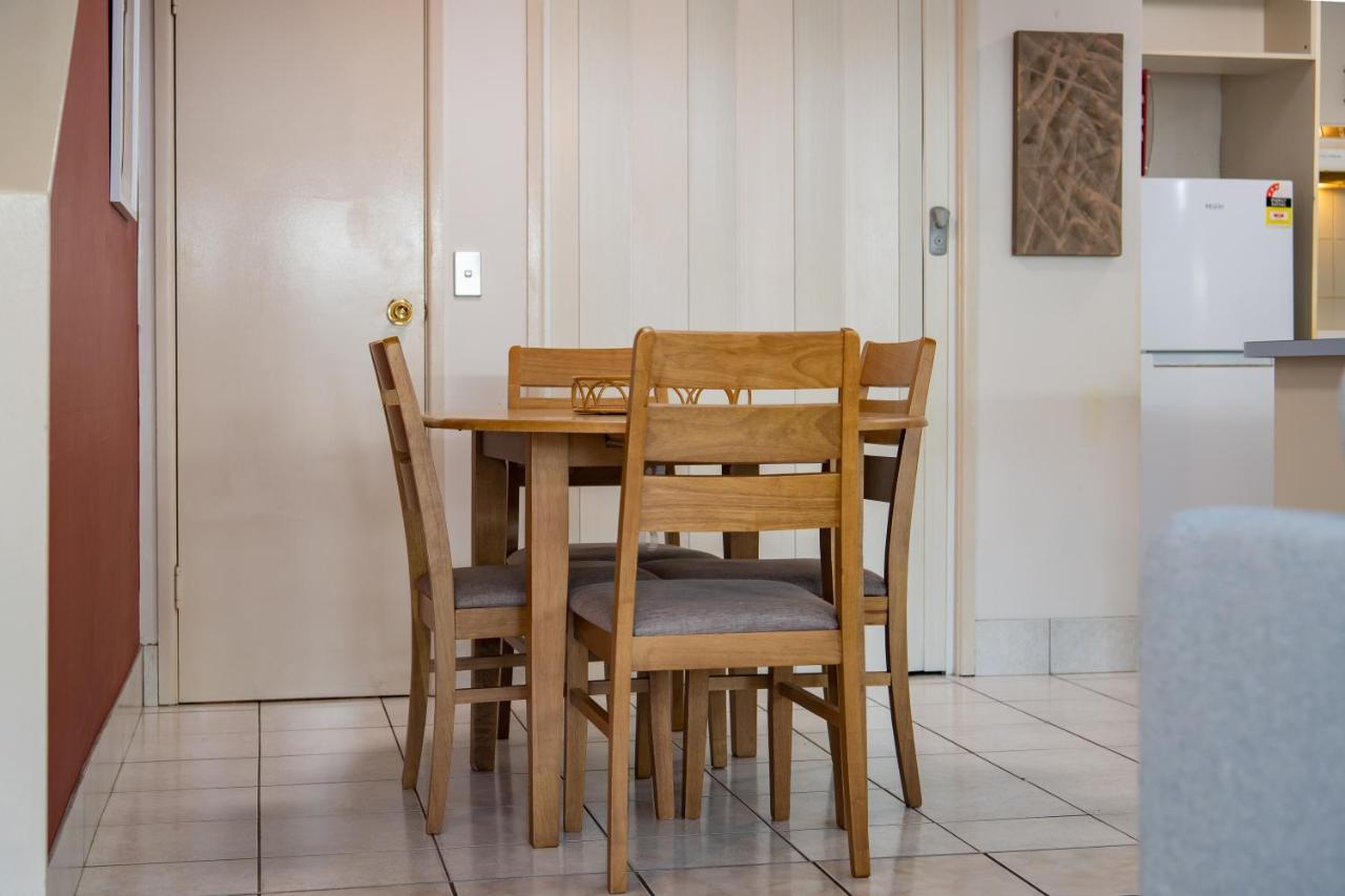 Erromango Escape Wifi Pool Apartment *