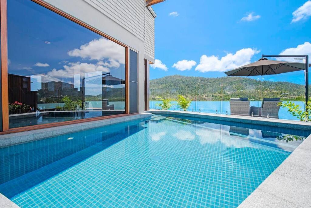 Holiday home 14 The Cove - Waterfront Whitsunday