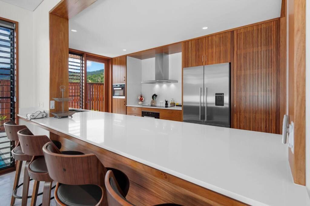14 The Cove - Waterfront Whitsunday Holiday home *