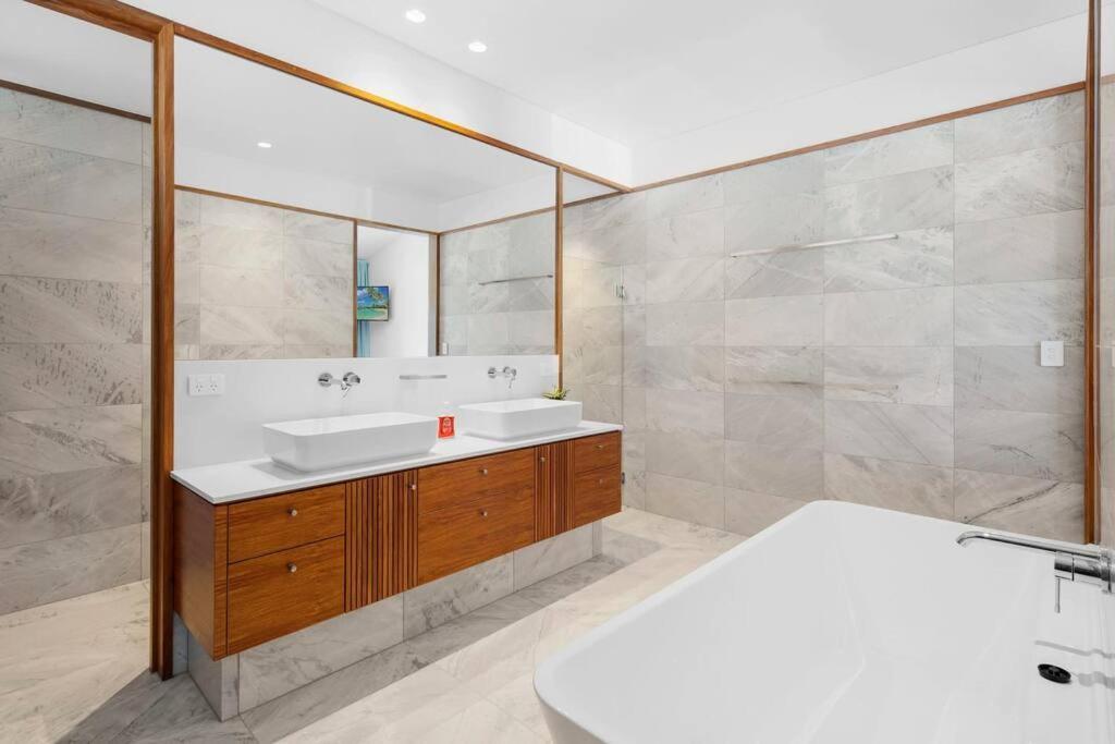 14 The Cove - Waterfront Whitsunday
