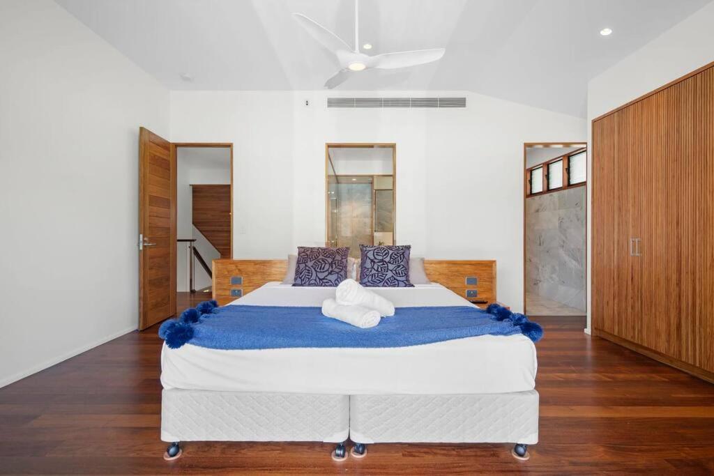 14 The Cove - Waterfront Whitsunday Holiday home