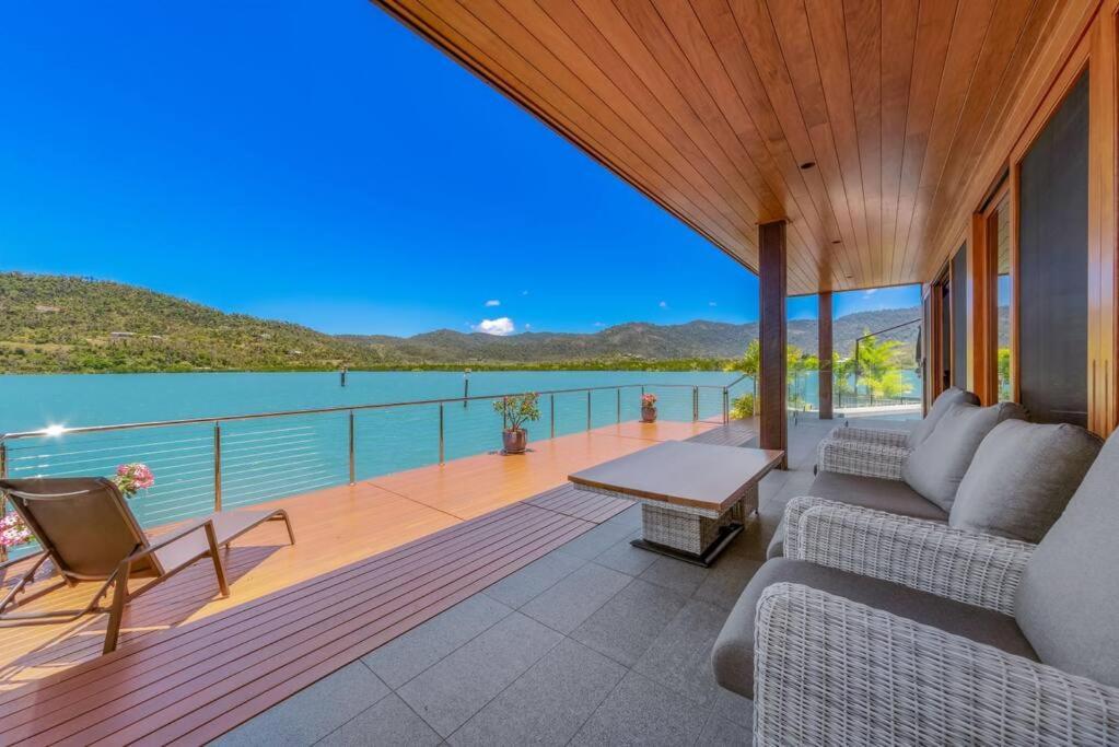 Holiday home 14 The Cove - Waterfront Whitsunday