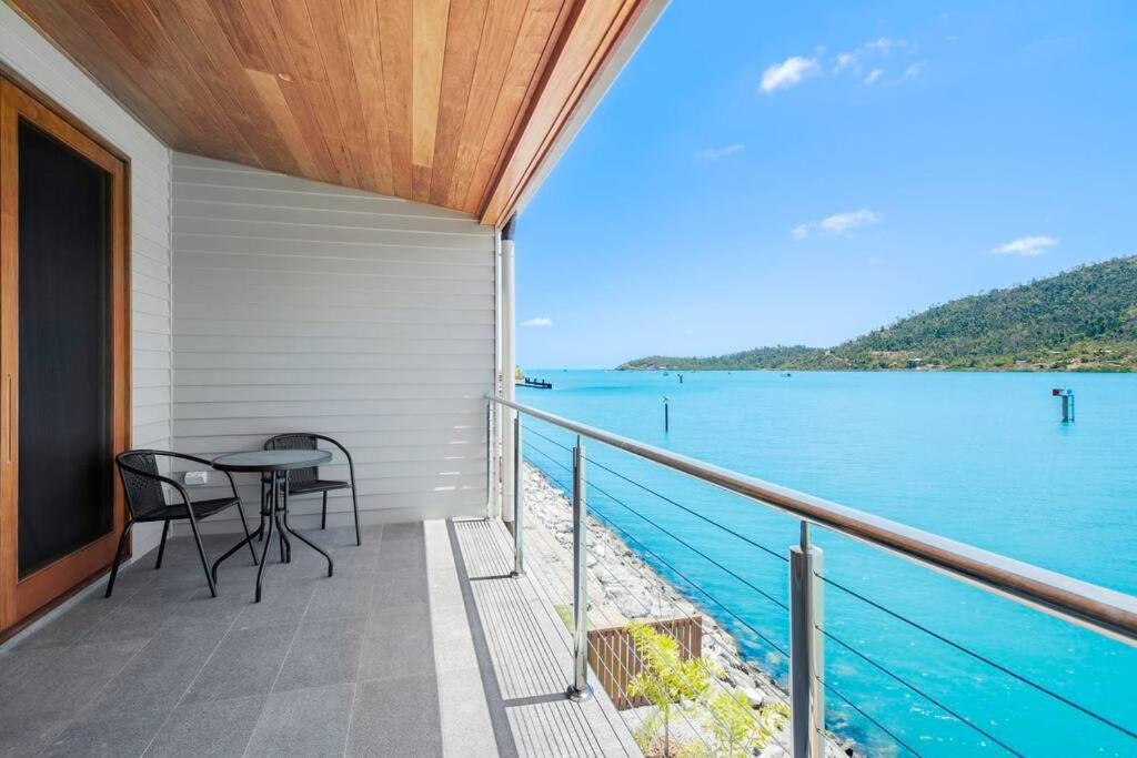 14 The Cove - Waterfront Whitsunday Holiday home Airlie Beach