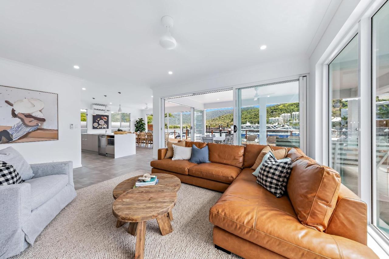 Cove 18 - Luxury House Holiday home Airlie Beach