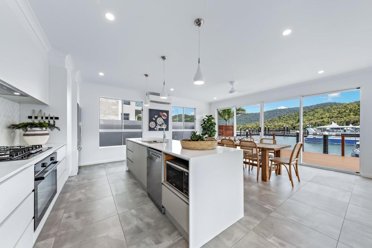 Cove 18 - Luxury House * Airlie Beach
