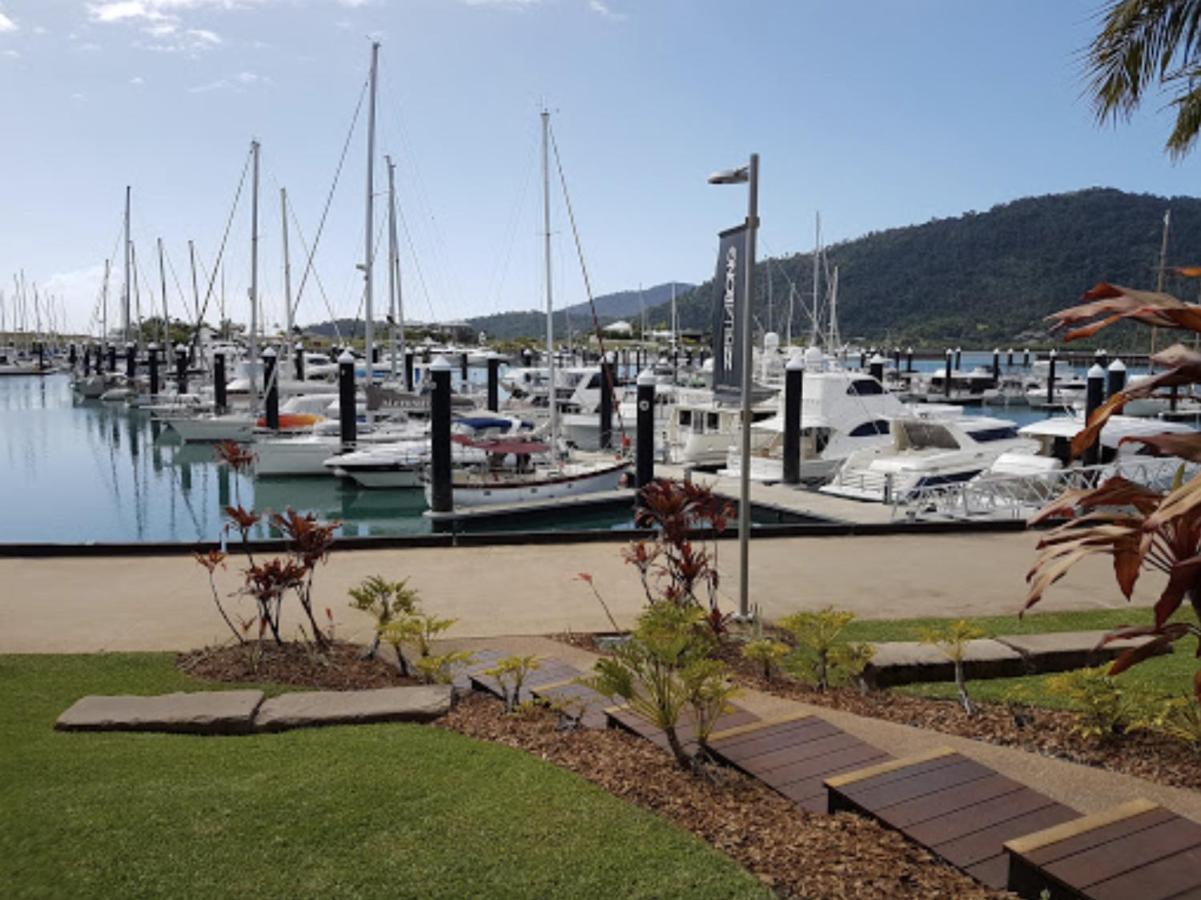 Boathouse Port Of Airlie * Airlie Beach