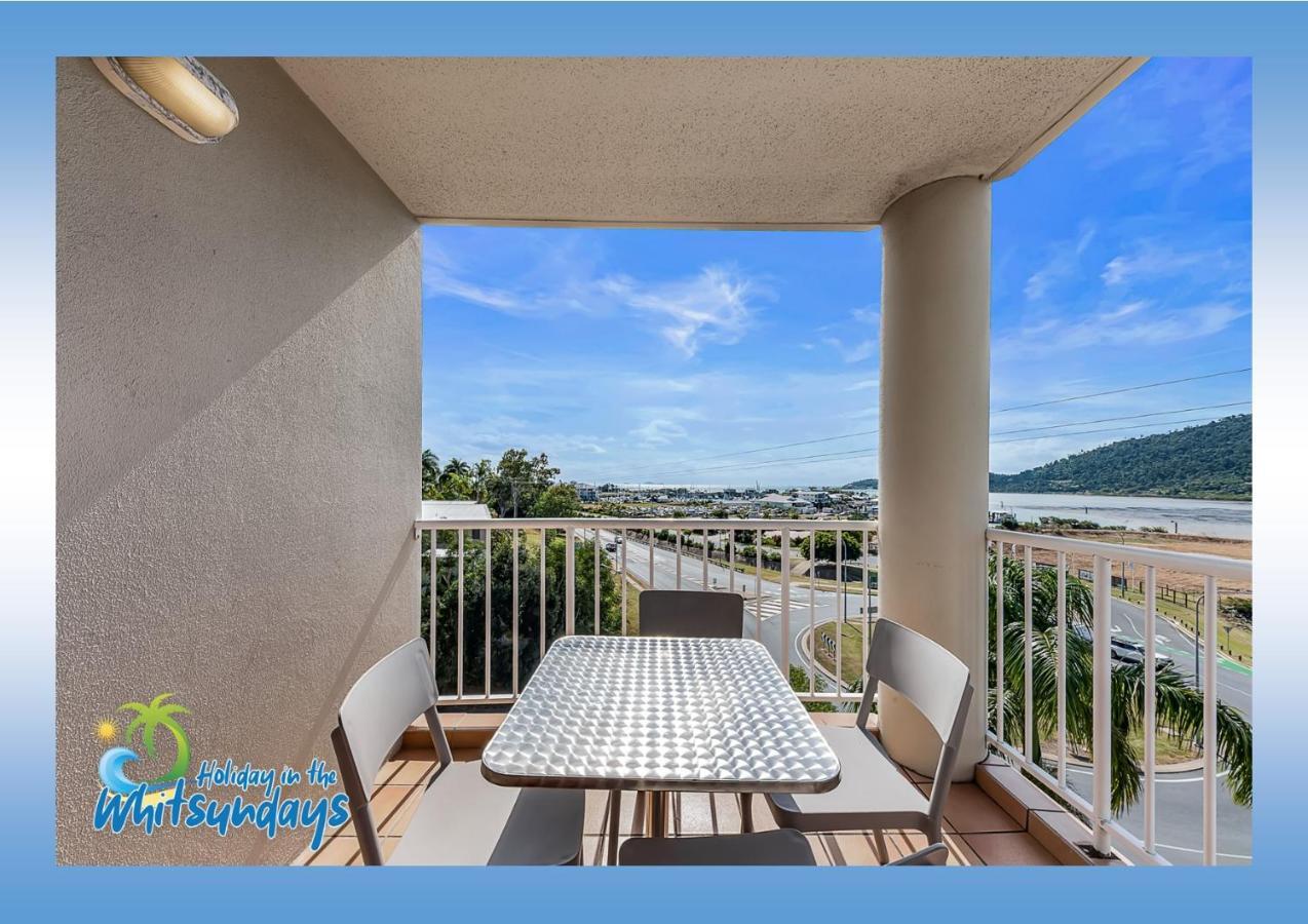 Marina Views At Airlie 10f - 1 Bedroom Apartment