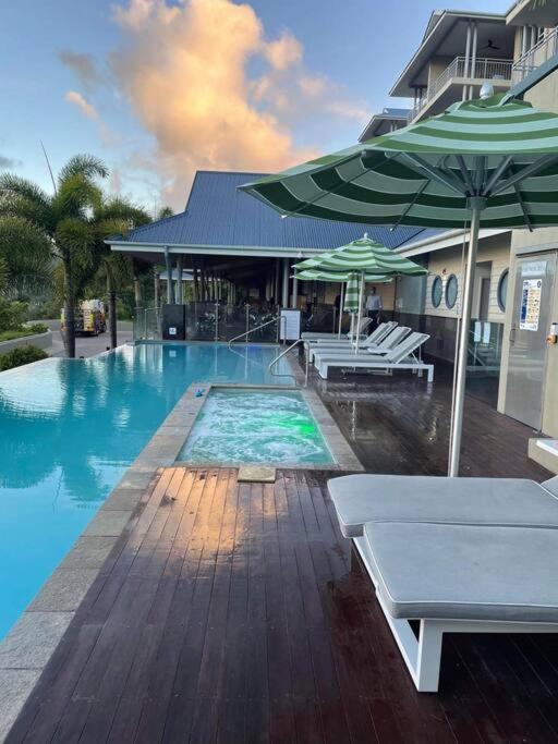 Sea La Vie Apartment