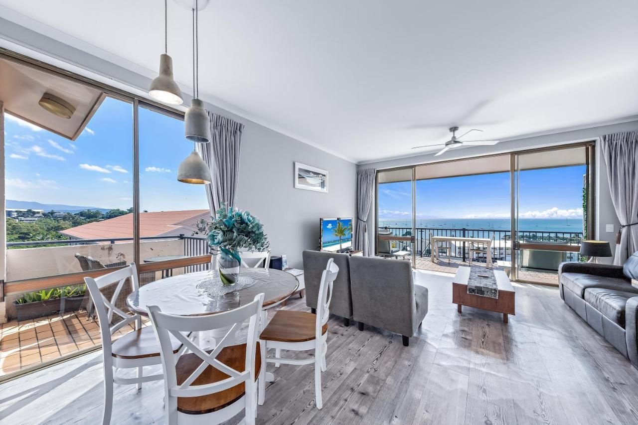 Ocean Views 16 Pool & Wi-fi Airlie Beach