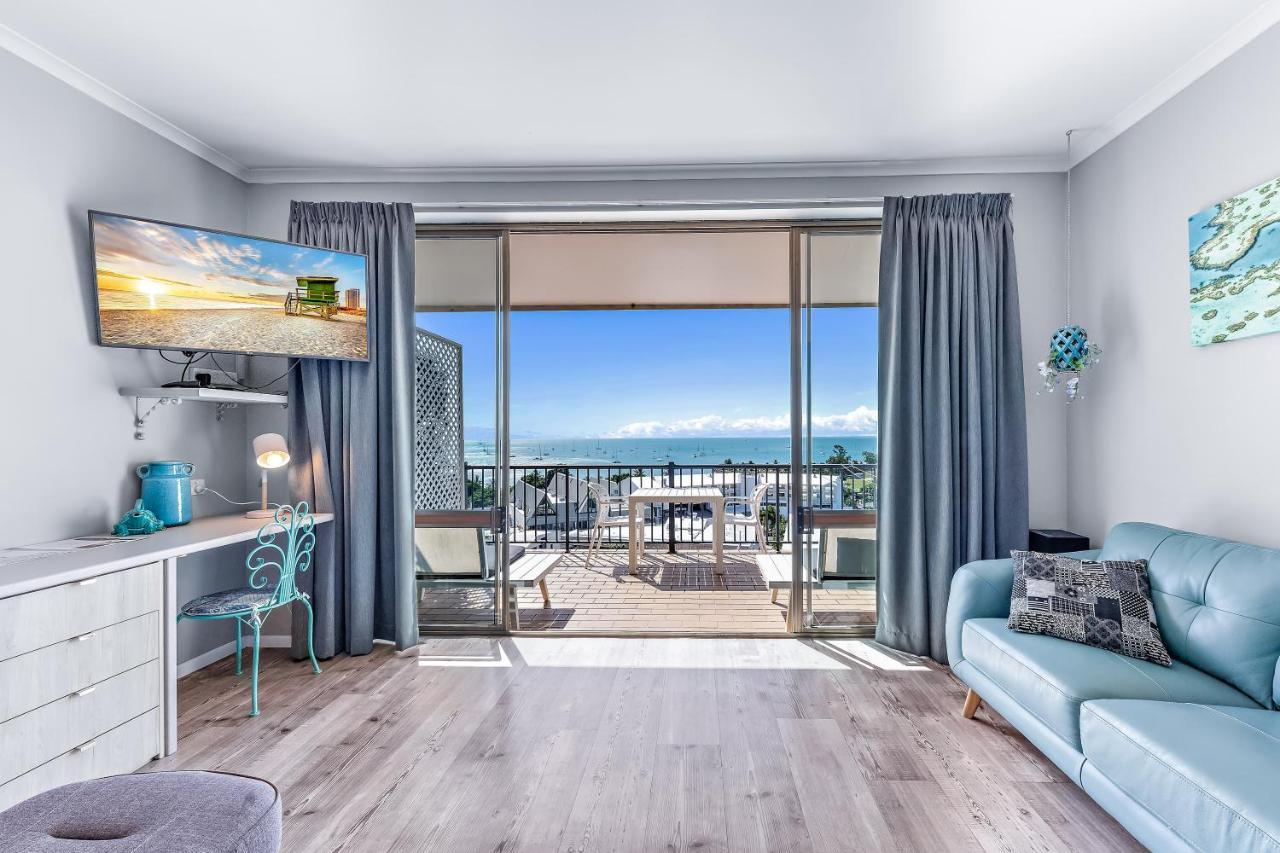 Ocean View 16a Pool & Wi-fi Apartment