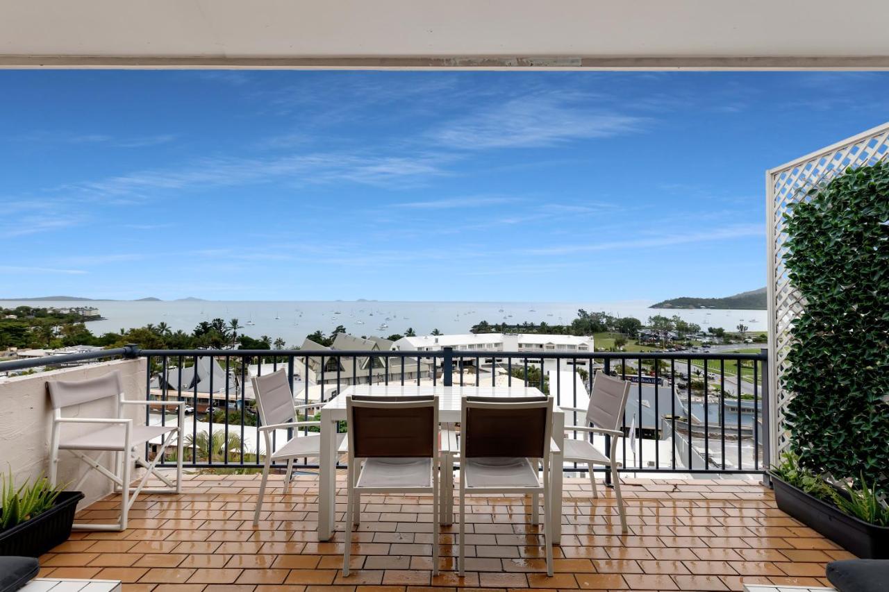 Ocean Views 16 Pool & Wi-fi Airlie Beach