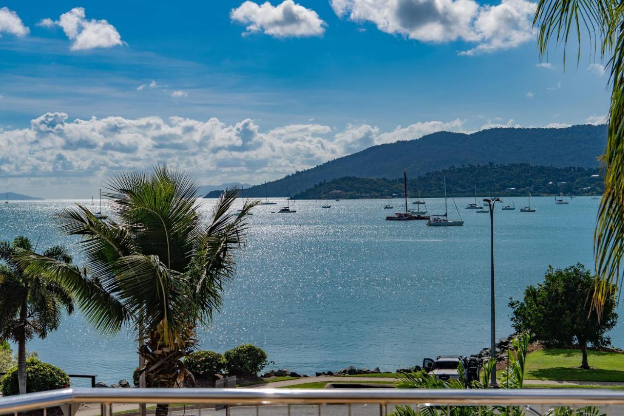 Whitsunday Beachfront On Broadwater Apartment *