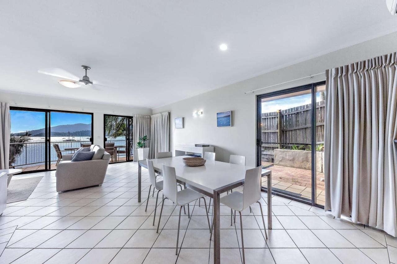Apartment Whitsunday Beachfront On Broadwater Airlie Beach