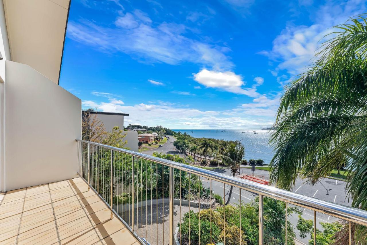 Apartment Whitsunday Beachfront On Broadwater Airlie Beach