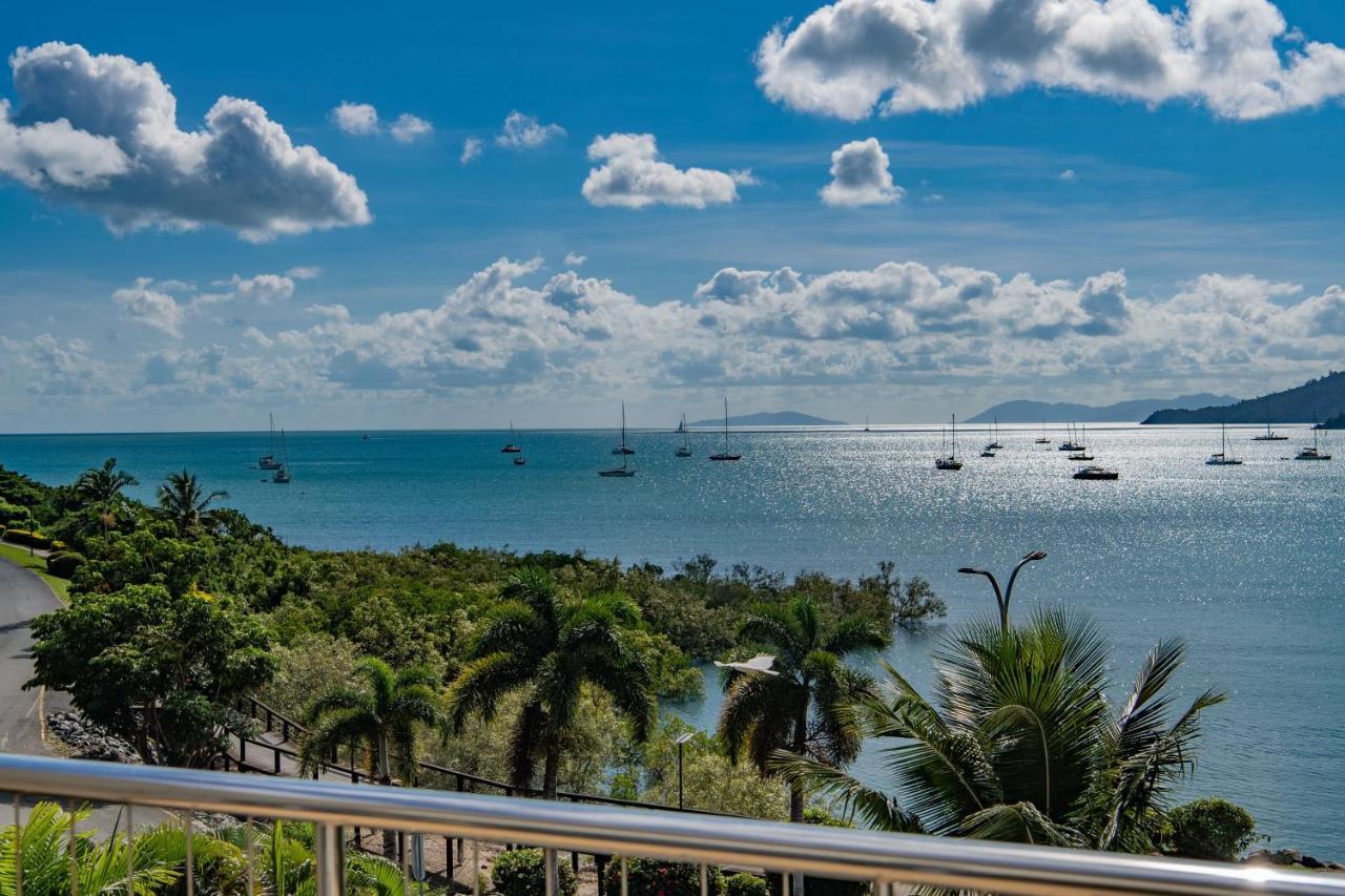 Whitsunday Beachfront On Broadwater Apartment *