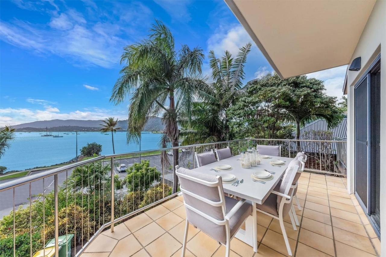 Apartment Whitsunday Beachfront On Broadwater Airlie Beach